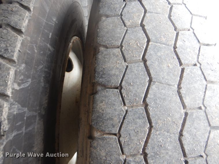 image for item GF9042 2003 Freightliner FLD dump truck