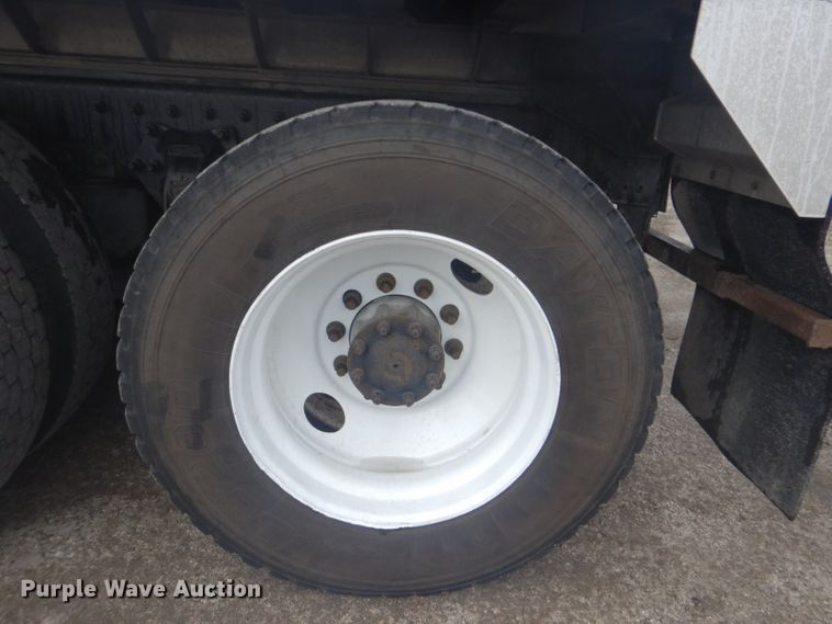 image for item GF9042 2003 Freightliner FLD dump truck