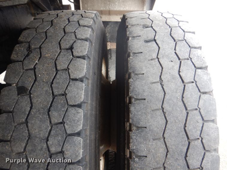 image for item GF9042 2003 Freightliner FLD dump truck