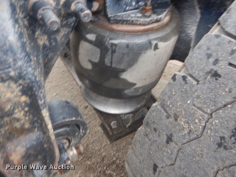 image for item GF9042 2003 Freightliner FLD dump truck