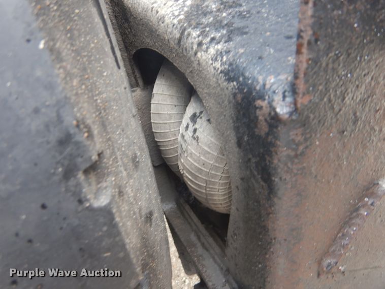 image for item GF9042 2003 Freightliner FLD dump truck