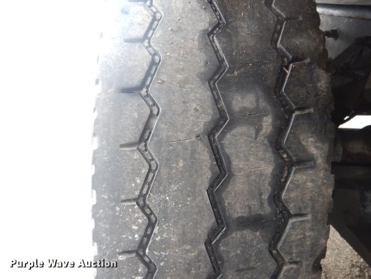 image for item GF9042 2003 Freightliner FLD dump truck