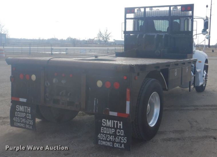 image for item GF9044 2009 Peterbilt 355 winch truck