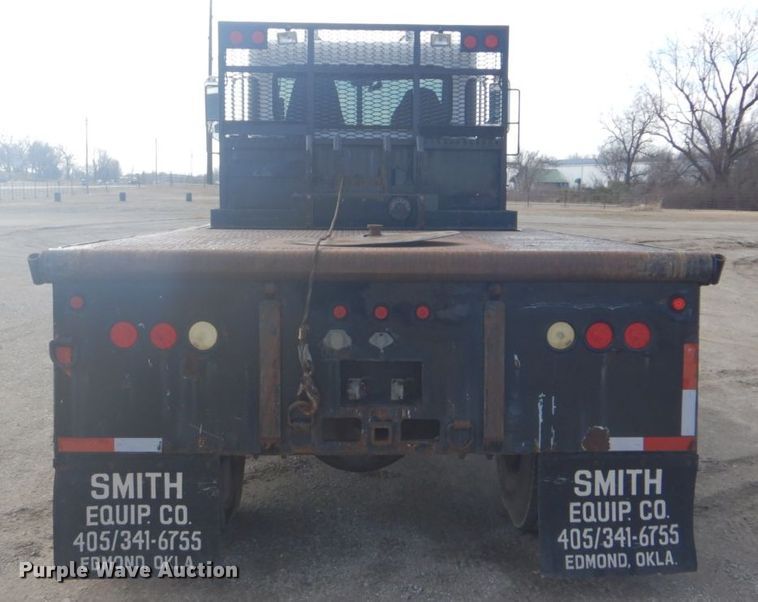 image for item GF9044 2009 Peterbilt 355 winch truck