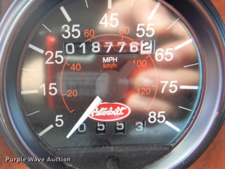 image for item GF9044 2009 Peterbilt 355 winch truck