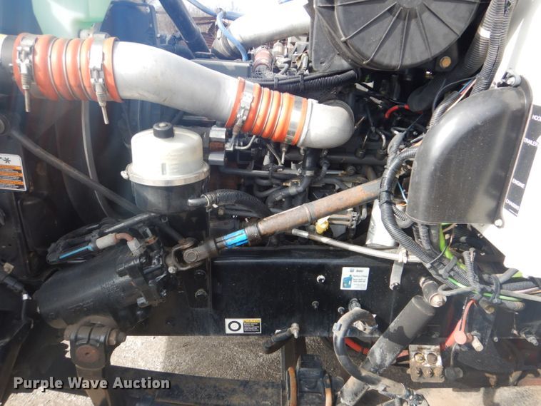 image for item GF9044 2009 Peterbilt 355 winch truck