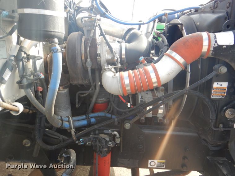 image for item GF9044 2009 Peterbilt 355 winch truck