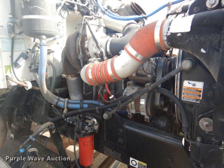 image for item GF9044 2009 Peterbilt 355 winch truck