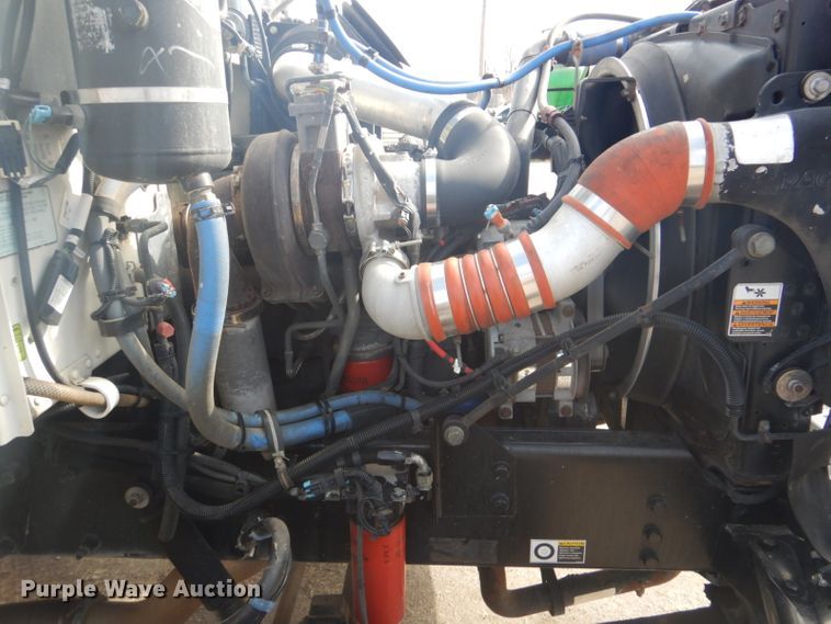 image for item GF9044 2009 Peterbilt 355 winch truck