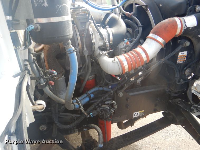 image for item GF9044 2009 Peterbilt 355 winch truck