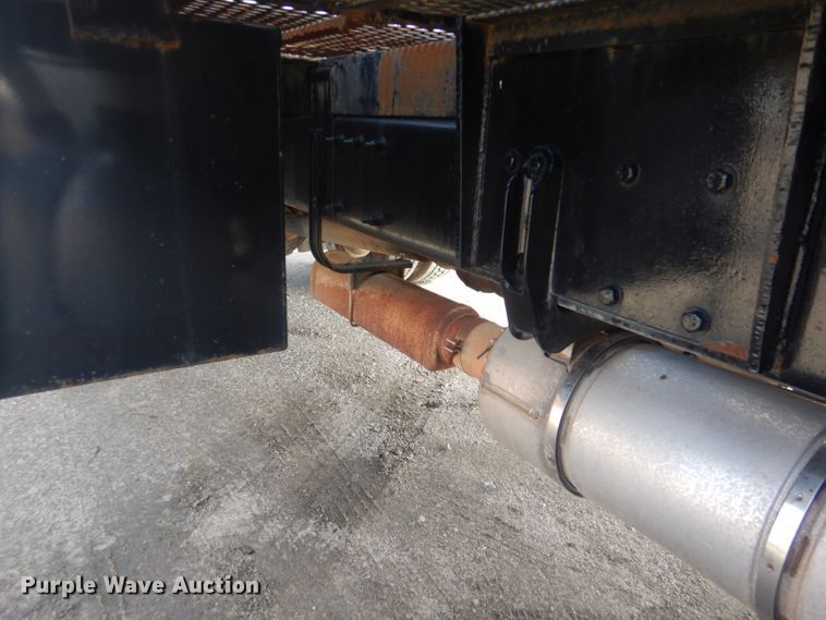 image for item GF9044 2009 Peterbilt 355 winch truck