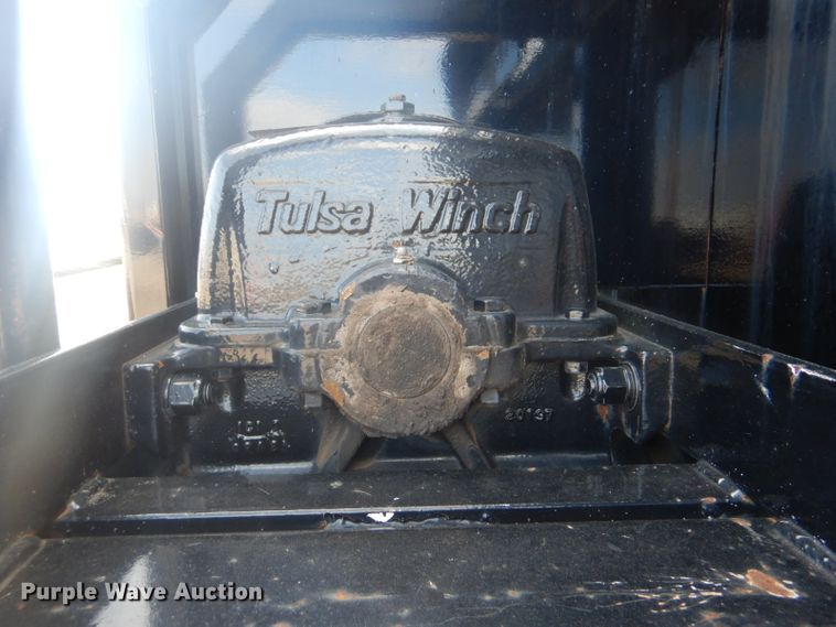 image for item GF9044 2009 Peterbilt 355 winch truck