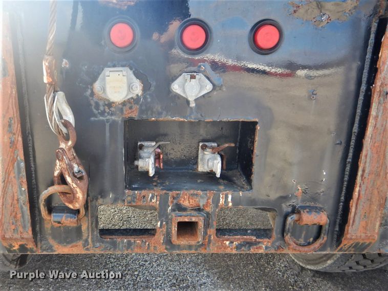 image for item GF9044 2009 Peterbilt 355 winch truck