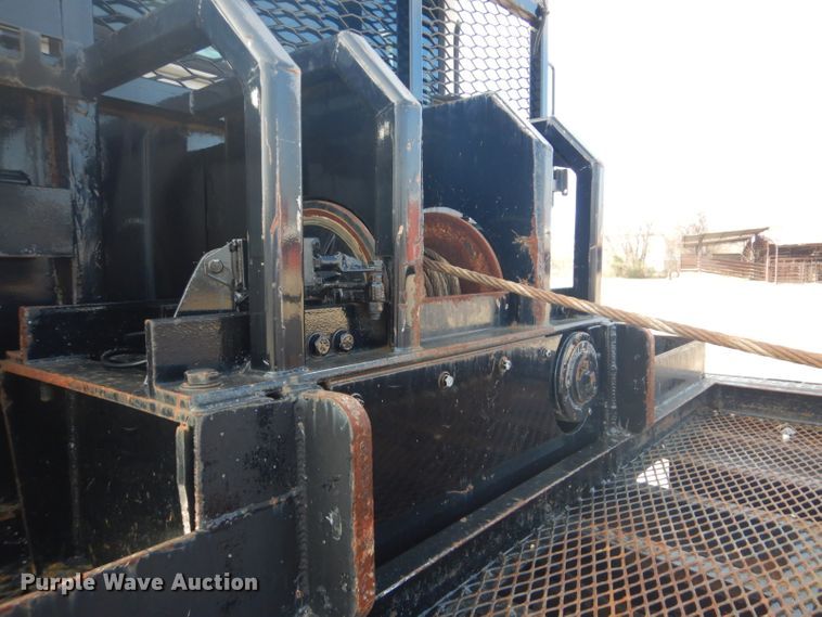 image for item GF9044 2009 Peterbilt 355 winch truck