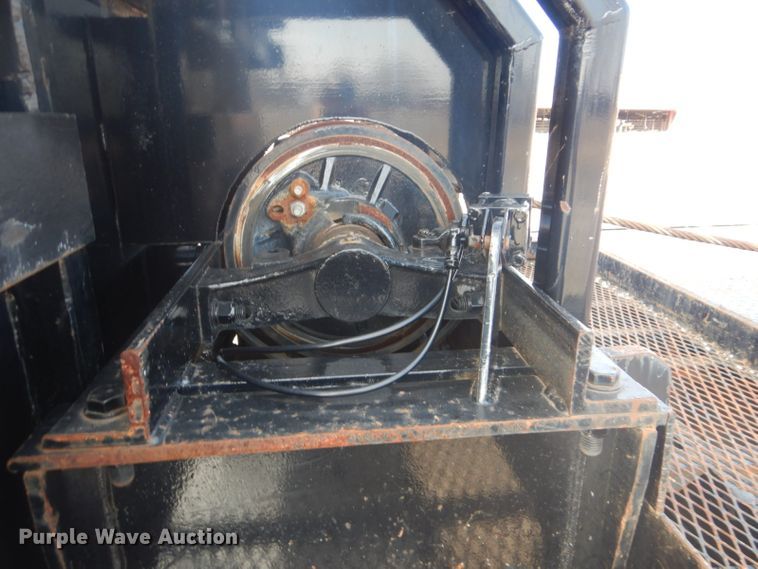 image for item GF9044 2009 Peterbilt 355 winch truck