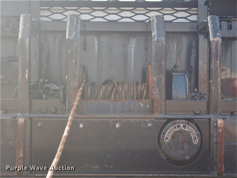 image for item GF9044 2009 Peterbilt 355 winch truck