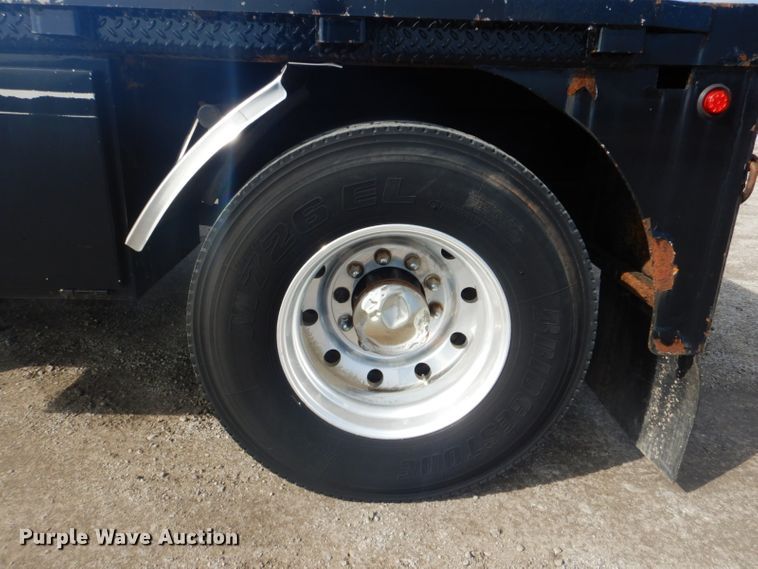 image for item GF9044 2009 Peterbilt 355 winch truck