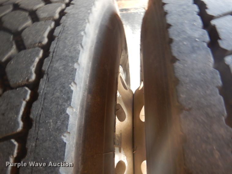 image for item GF9044 2009 Peterbilt 355 winch truck