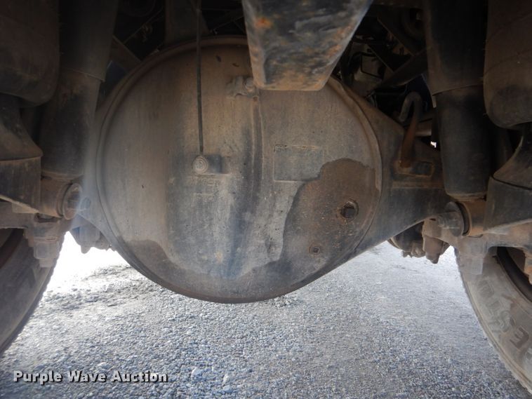 image for item GF9044 2009 Peterbilt 355 winch truck