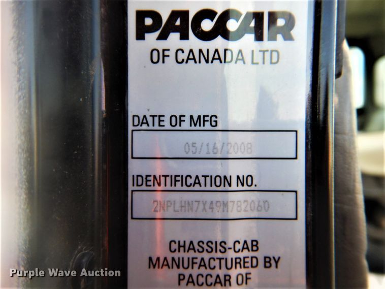 image for item GF9044 2009 Peterbilt 355 winch truck