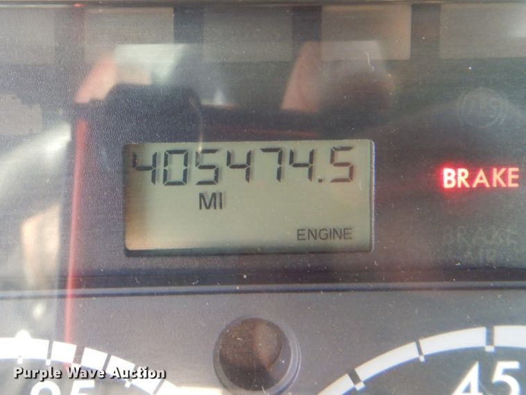 image for item GF9047 2013 Freightliner Cascadia semi truck