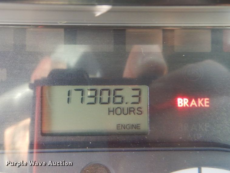 image for item GF9047 2013 Freightliner Cascadia semi truck