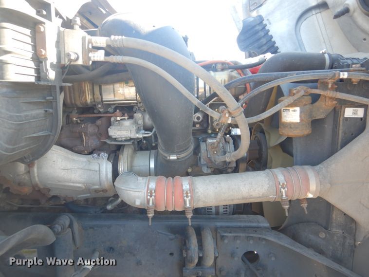 image for item GF9047 2013 Freightliner Cascadia semi truck