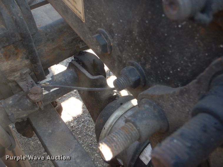 image for item GF9047 2013 Freightliner Cascadia semi truck