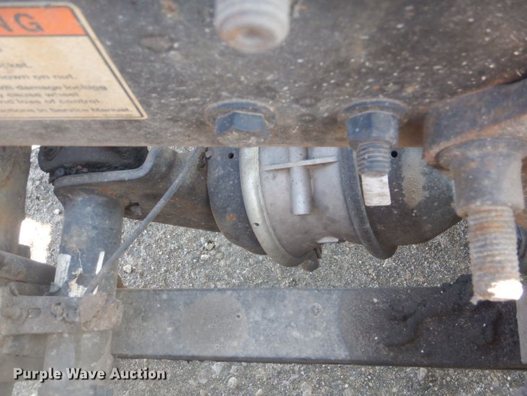 image for item GF9047 2013 Freightliner Cascadia semi truck