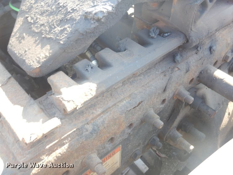 image for item GF9047 2013 Freightliner Cascadia semi truck