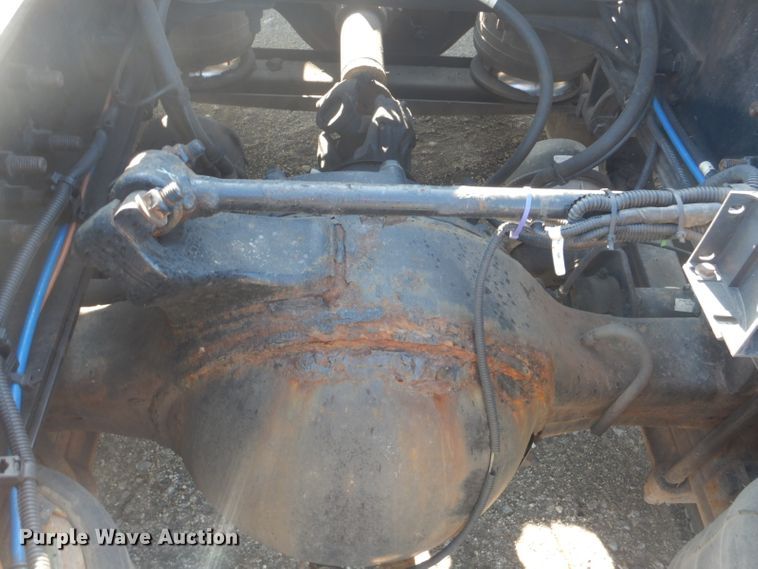 image for item GF9047 2013 Freightliner Cascadia semi truck