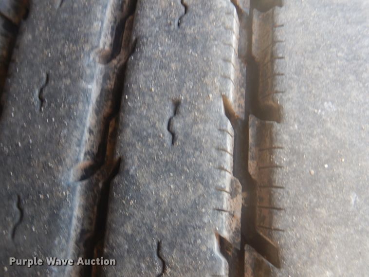 image for item GF9047 2013 Freightliner Cascadia semi truck