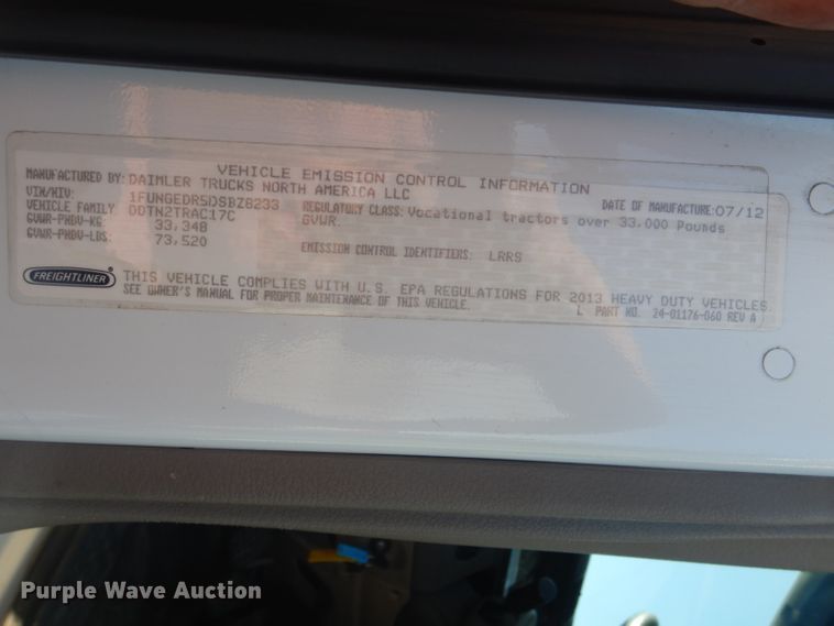 image for item GF9047 2013 Freightliner Cascadia semi truck