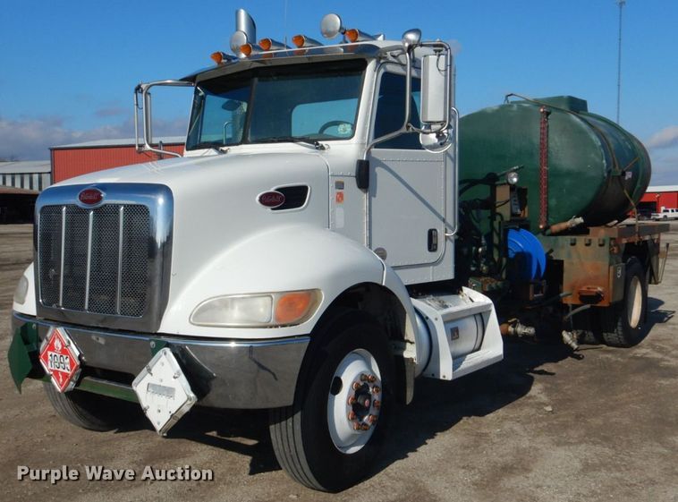 image for item GF9050 2010 Peterbilt 337 tank truck