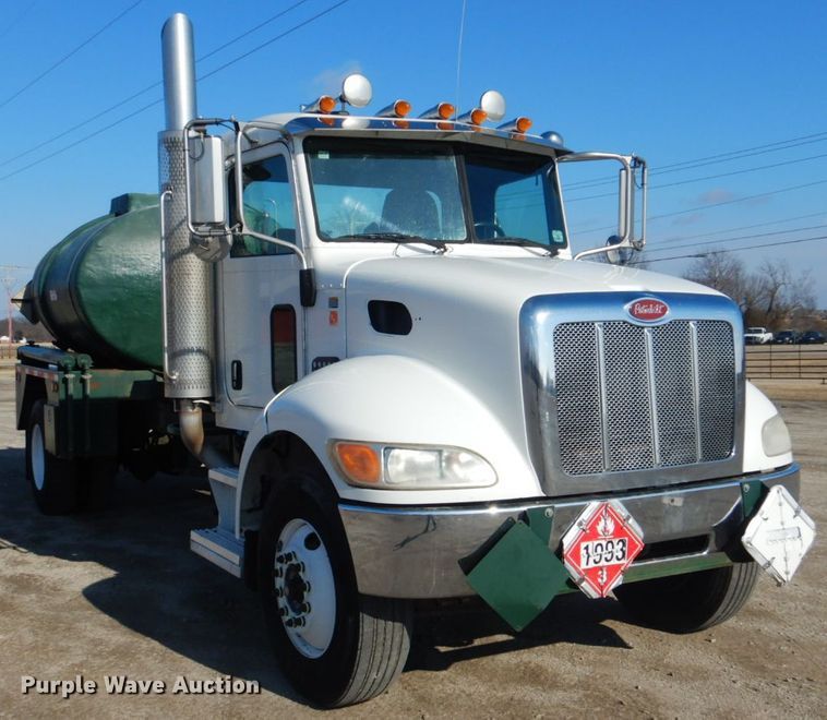 image for item GF9050 2010 Peterbilt 337 tank truck