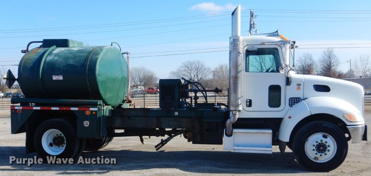image for item GF9050 2010 Peterbilt 337 tank truck