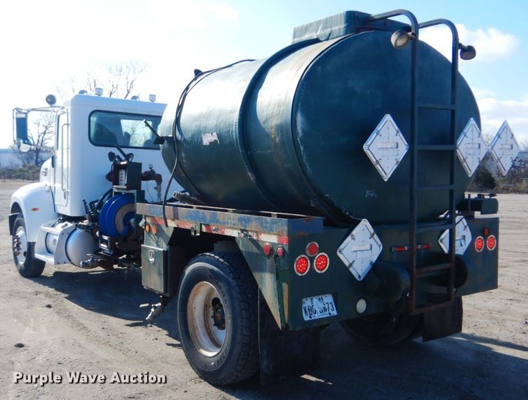 image for item GF9050 2010 Peterbilt 337 tank truck