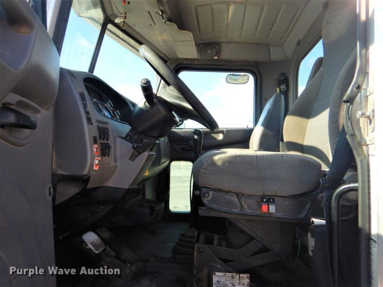 image for item GF9050 2010 Peterbilt 337 tank truck