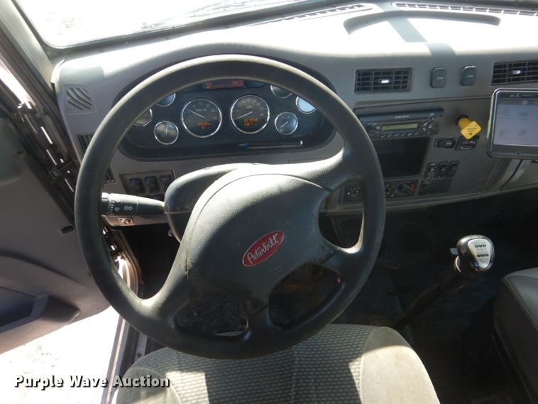 image for item GF9050 2010 Peterbilt 337 tank truck