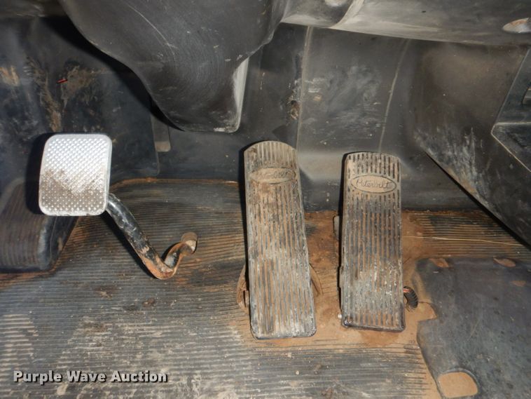 image for item GF9050 2010 Peterbilt 337 tank truck