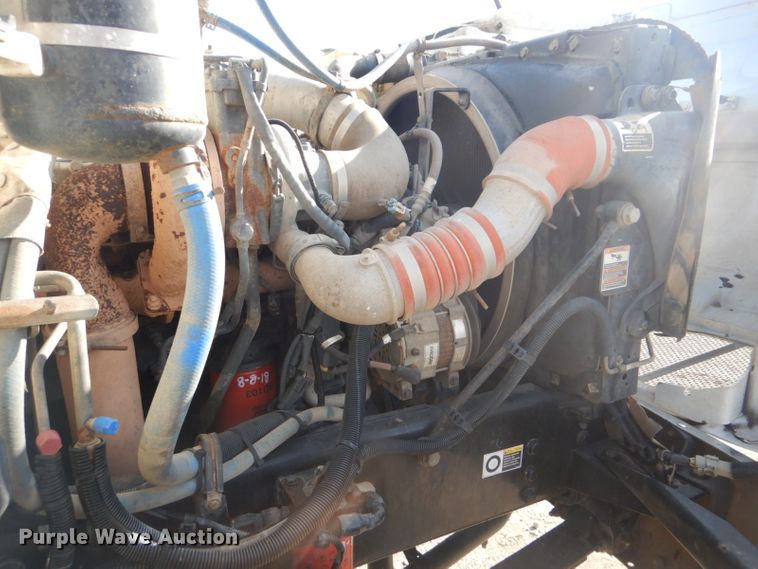 image for item GF9050 2010 Peterbilt 337 tank truck