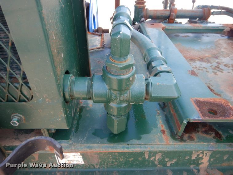 image for item GF9050 2010 Peterbilt 337 tank truck