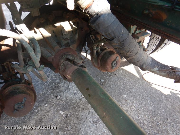 image for item GF9050 2010 Peterbilt 337 tank truck