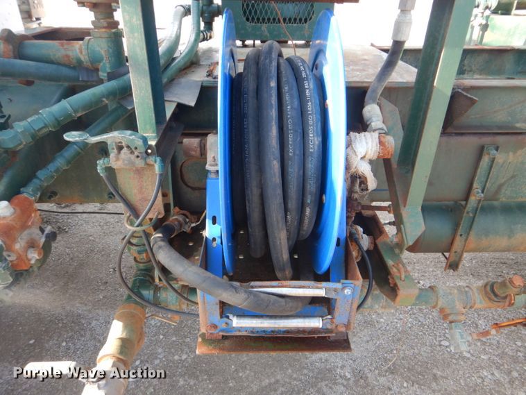 image for item GF9050 2010 Peterbilt 337 tank truck