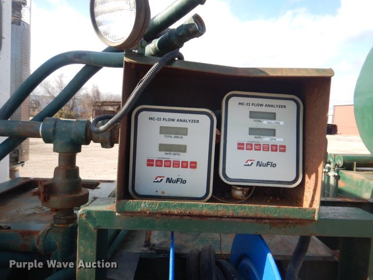 image for item GF9050 2010 Peterbilt 337 tank truck