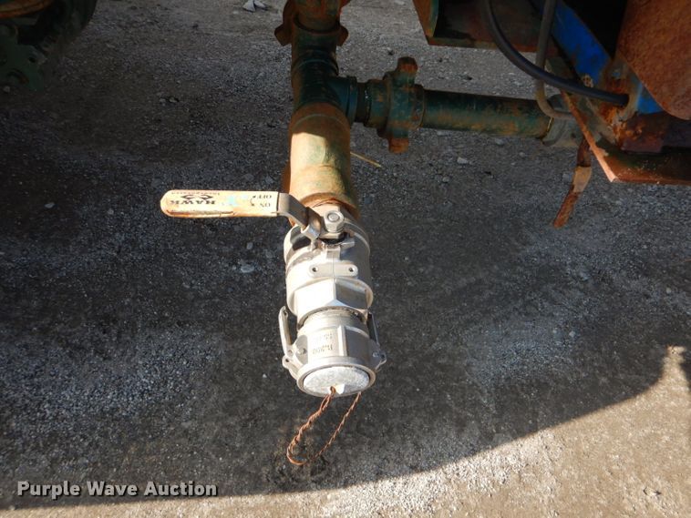 image for item GF9050 2010 Peterbilt 337 tank truck