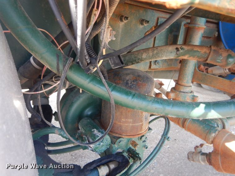 image for item GF9050 2010 Peterbilt 337 tank truck