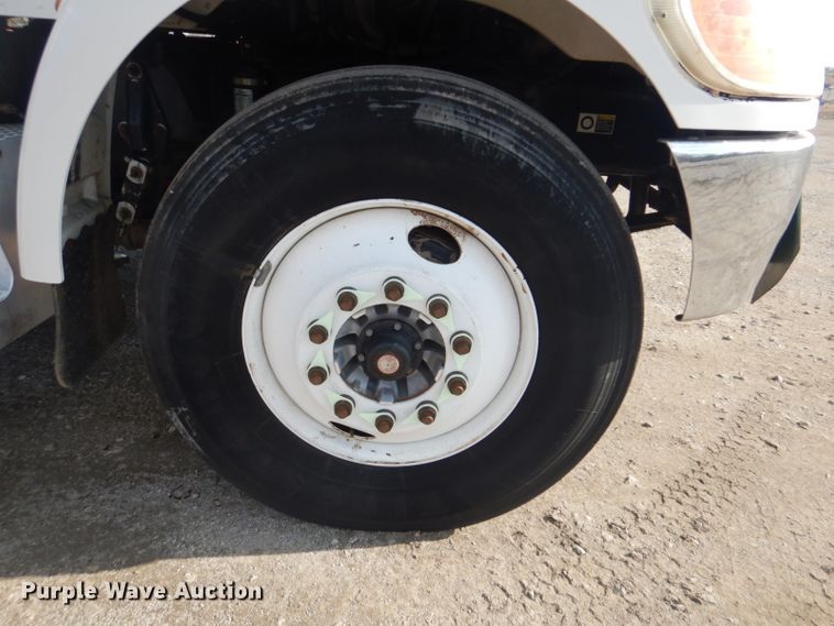 image for item GF9050 2010 Peterbilt 337 tank truck