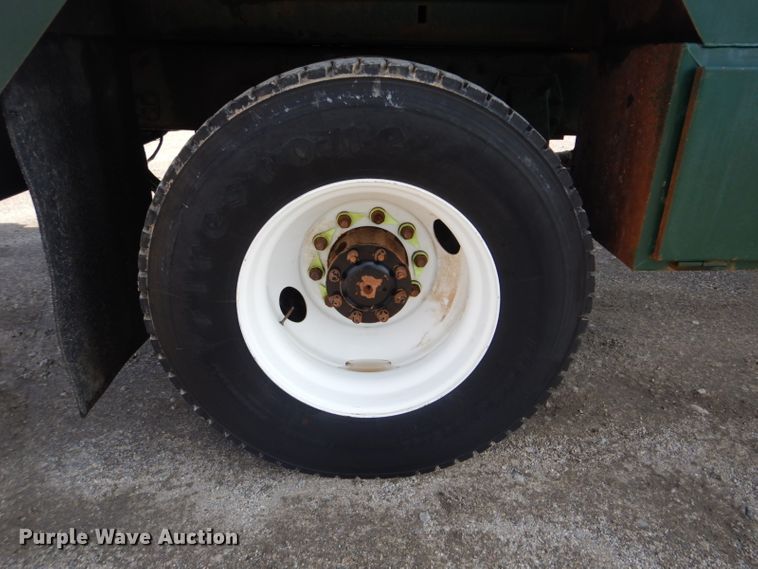 image for item GF9050 2010 Peterbilt 337 tank truck