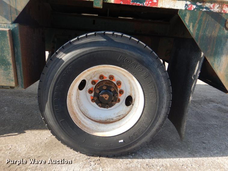 image for item GF9050 2010 Peterbilt 337 tank truck